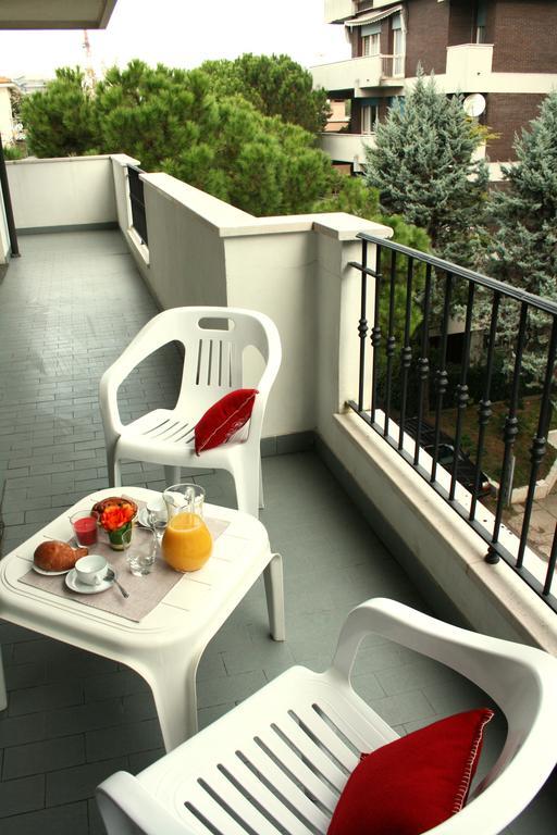 Residence Villa Dei Pini Rimini Cameră foto